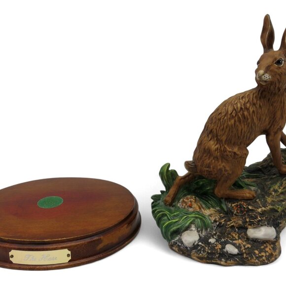 ROYAL DOULTON Wildlife Collection Hare DA6 Figurine on Wooden Base Vintage - Picture 2 of 13